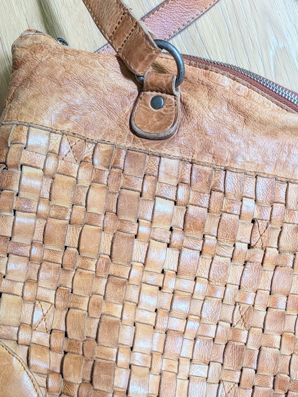 Vintage Authentic Leather Waffle Stitch Woven Leather Tote Bag in Tan - Picture 2 of 9